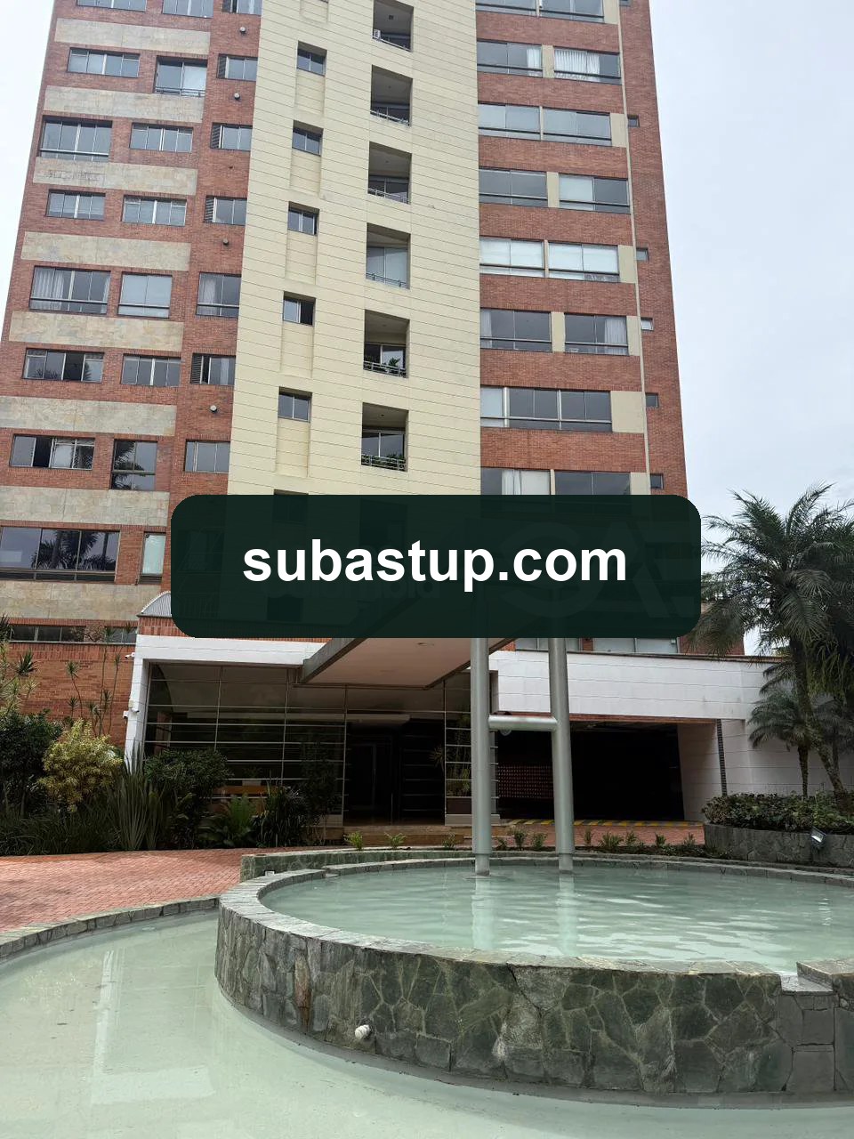 Entrada y zonas comunes del edificio