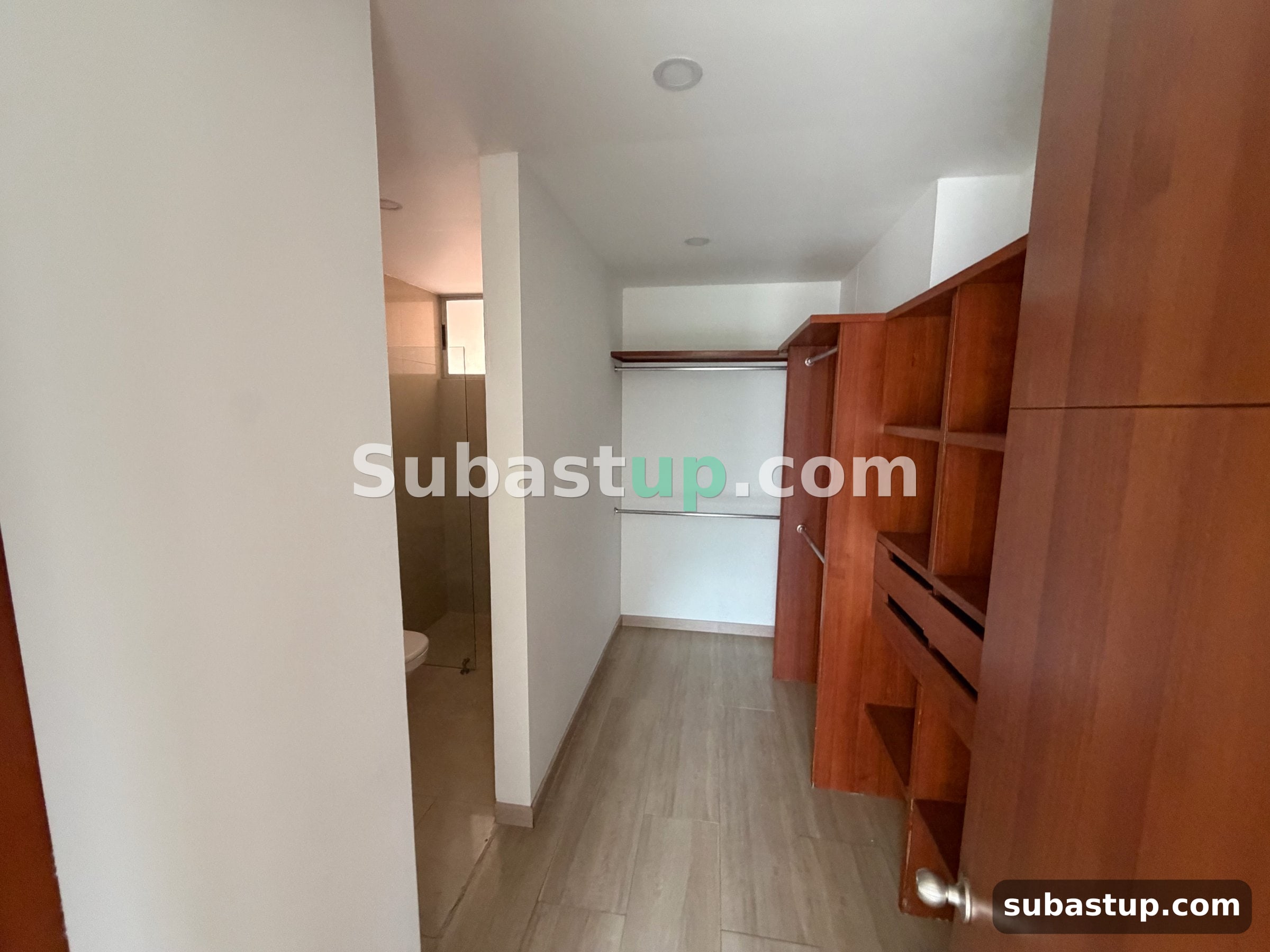 Baño principal · Penthouse 208 m² en El Poblado + 3 garajes y 3 depósitos