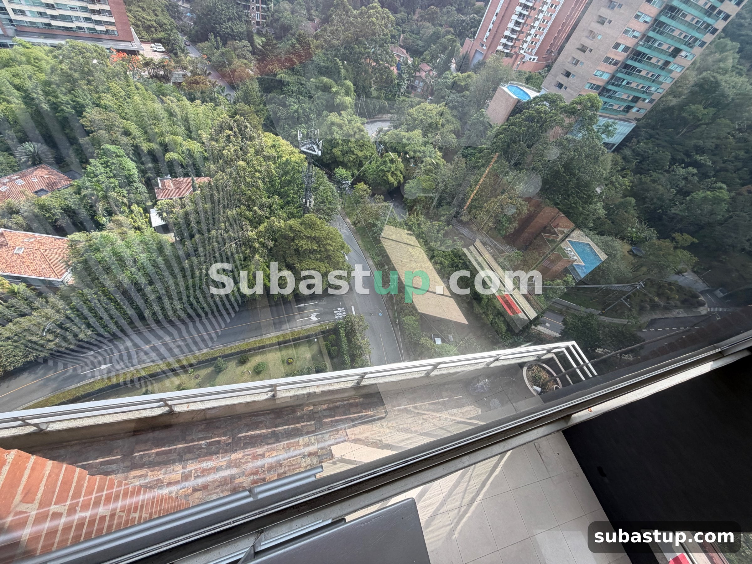 Penthouse 208 m² en El Poblado + 3 garajes y 3 depósitos