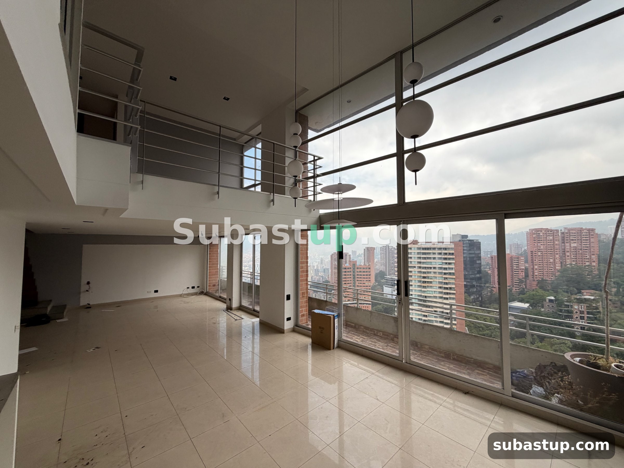 Sala · Penthouse 208 m² en El Poblado + 3 garajes y 3 depósitos
